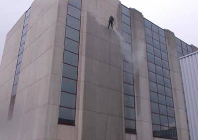 Stoomreiniging van beton - Toegang door hoogtewerkers - Hotelsector